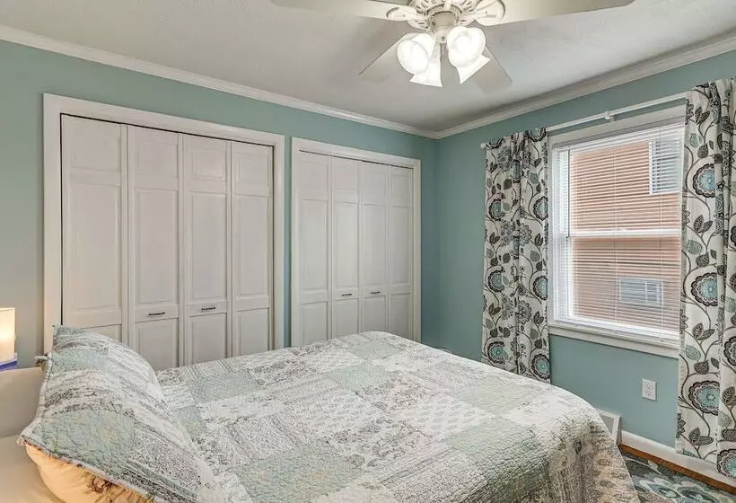 Wolcott Home W/ Deck: Near Connecticut Attractions