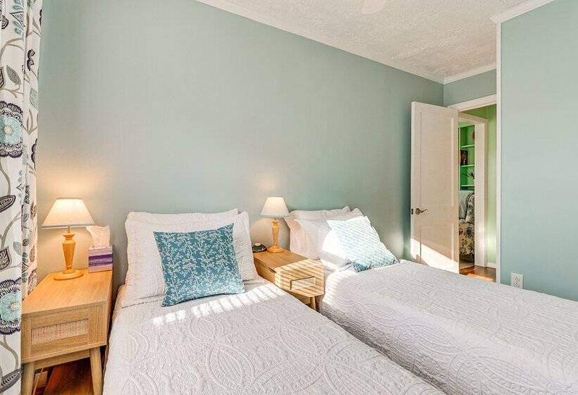 Wolcott Home W/ Deck: Near Connecticut Attractions