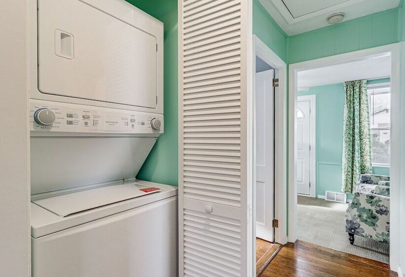 Wolcott Home W/ Deck: Near Connecticut Attractions