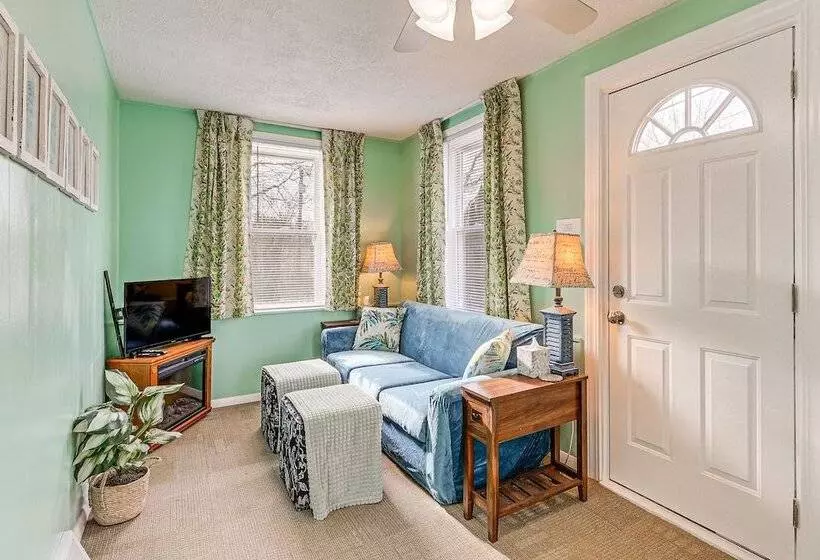 Wolcott Home W/ Deck: Near Connecticut Attractions