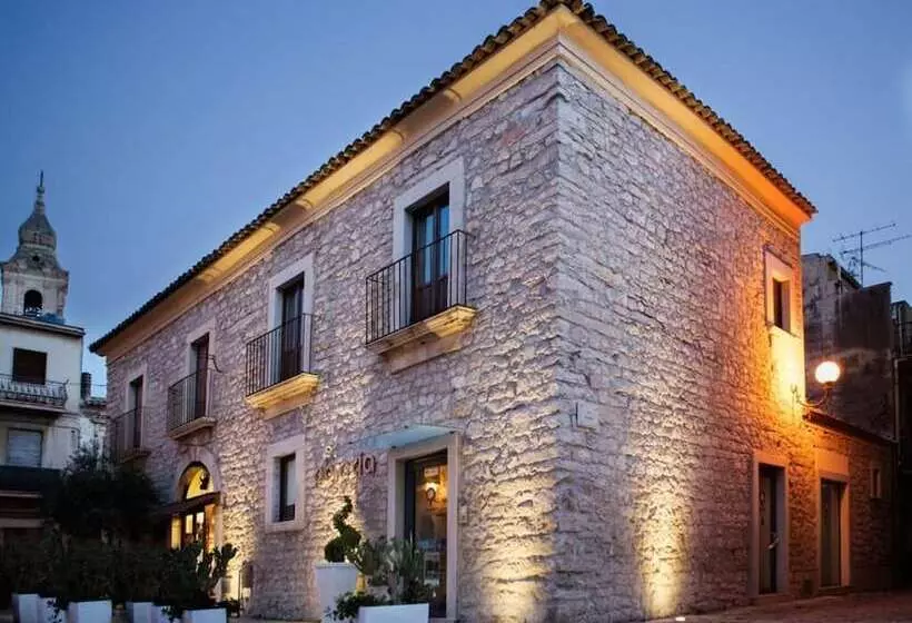 Abraxia B&b
