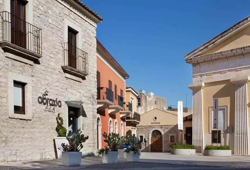 Abraxia B&b