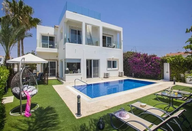 Villa Atlantis In Ayia Napa