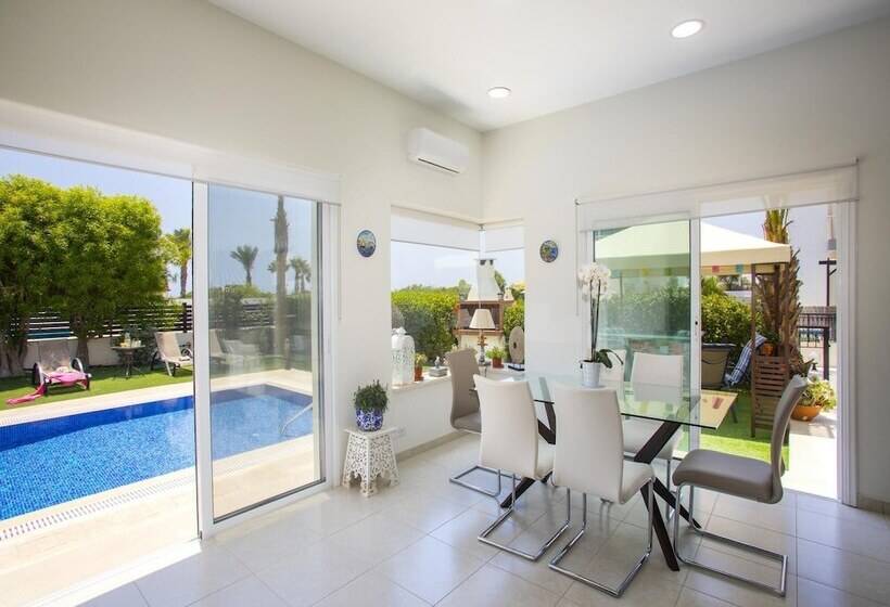 Villa Atlantis In Ayia Napa