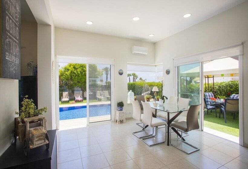 Villa Atlantis In Ayia Napa