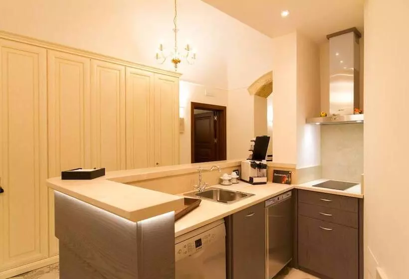 تختخواب و صبحانه Palazzo Tasca Guest House & Luxury Suite
