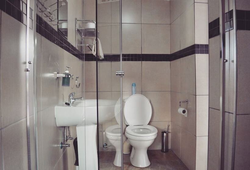 Homebase Melville  Hostel