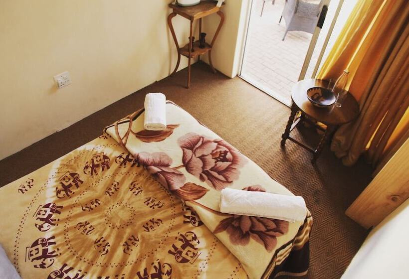 Homebase Melville  Hostel