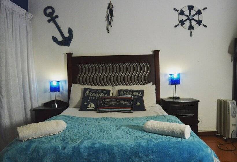 Homebase Melville  Hostel