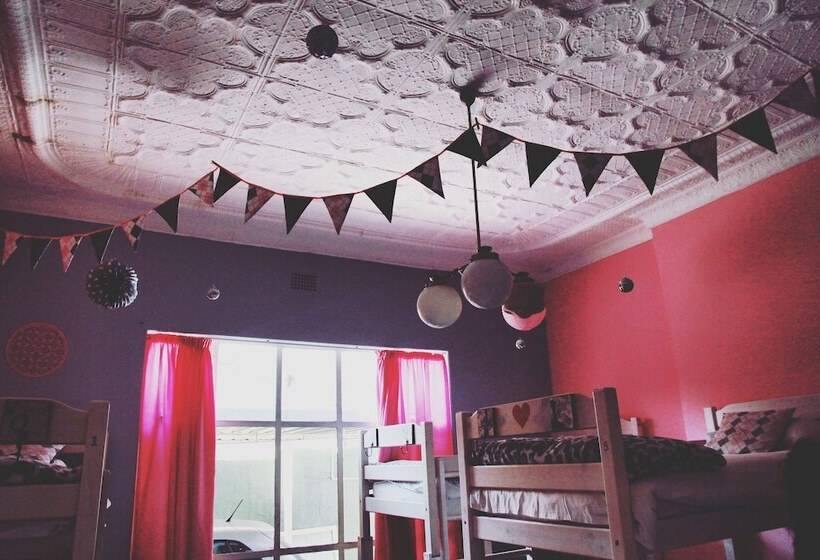 Homebase Melville  Hostel