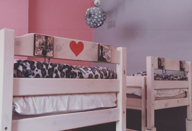 Homebase Melville  Hostel