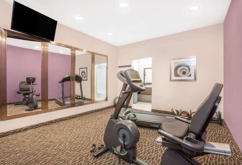 酒店 Days Inn By Wyndham Bryan