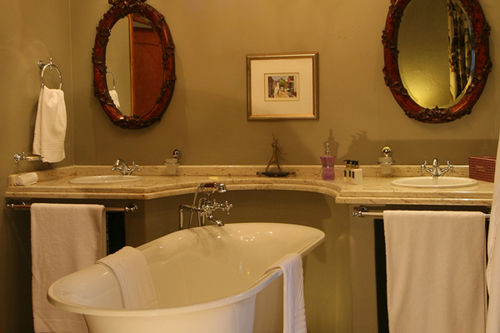 בית מלון כפרי Flycatcher Castle