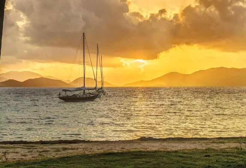 هتل Margaritaville Vacation Club   St Thomas
