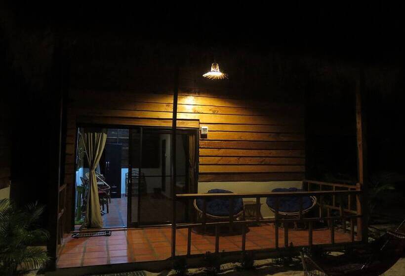 בית מלון כפרי Otres Lodge