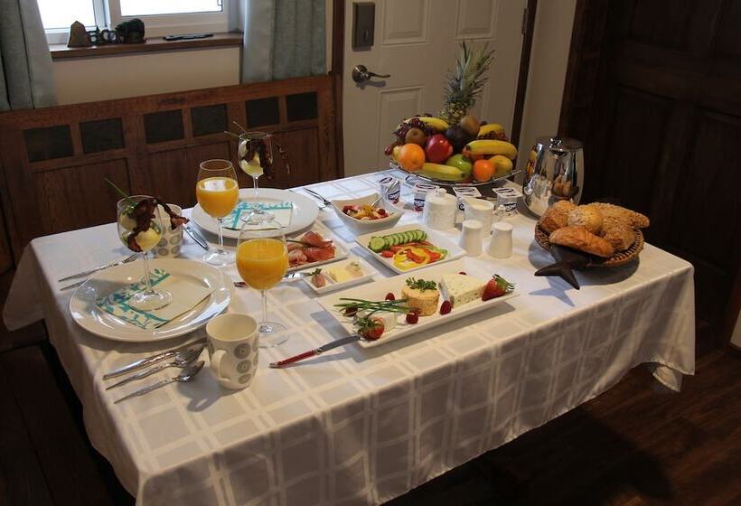 Kitimat Estuary Lodge B & B