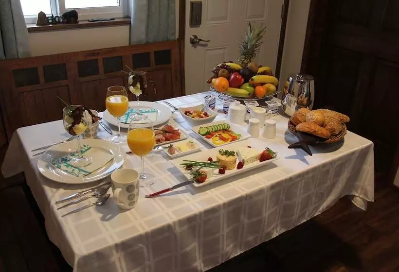 Kitimat Estuary Lodge B & B