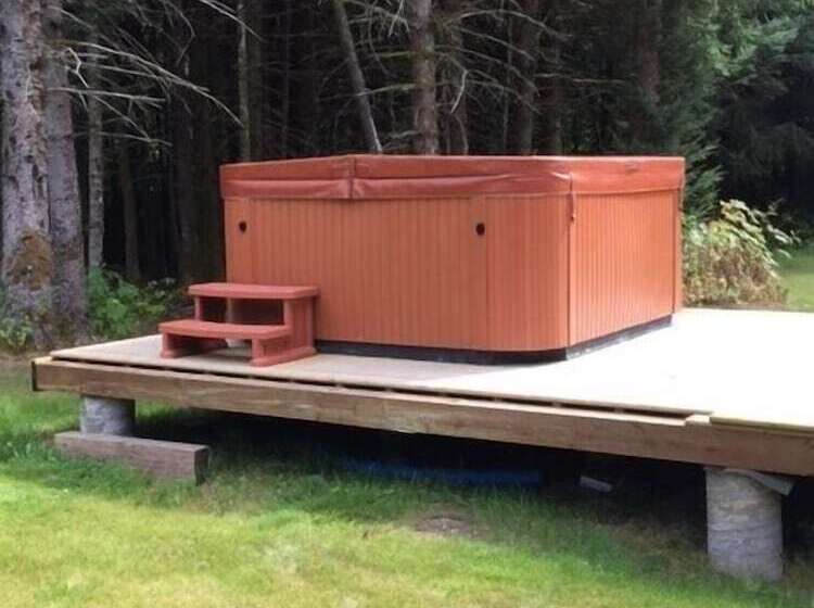 Kitimat Estuary Lodge B & B