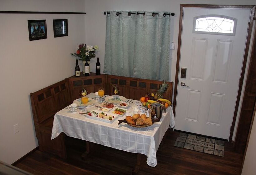 Kitimat Estuary Lodge B & B