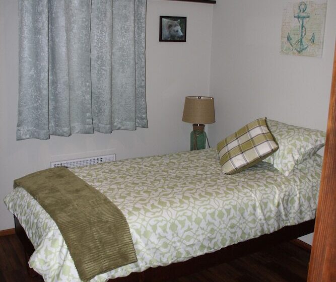 Kitimat Estuary Lodge B & B