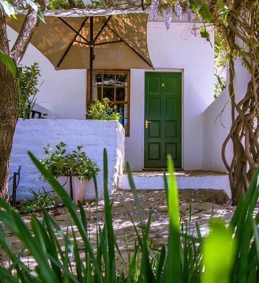 פנסיון The Barracks