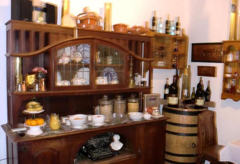 פנסיון The Barracks