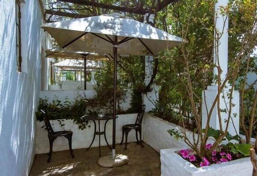 פנסיון The Barracks