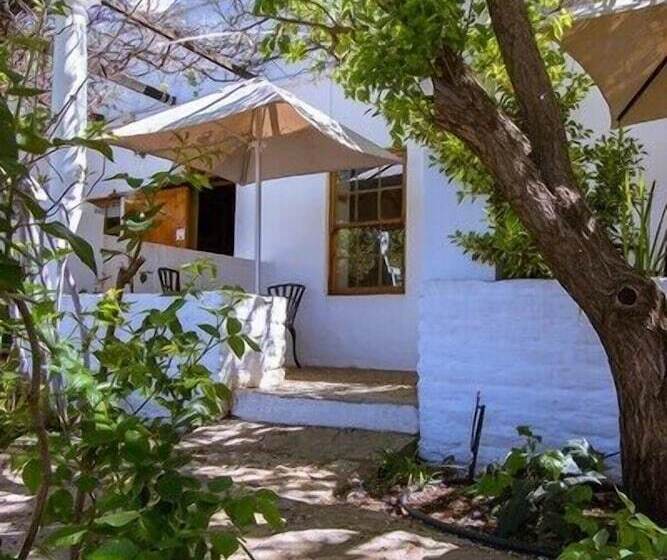 פנסיון The Barracks