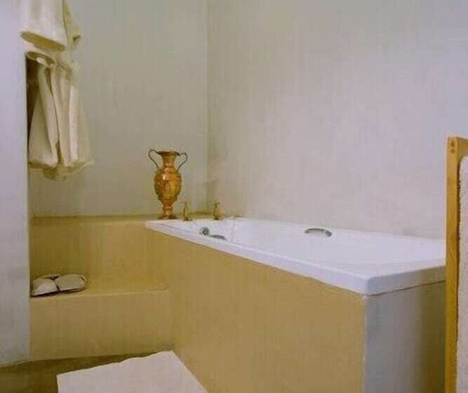 פנסיון The Barracks