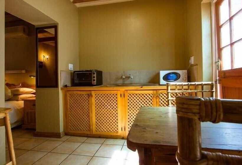 פנסיון The Barracks