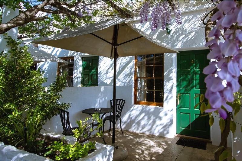 פנסיון The Barracks