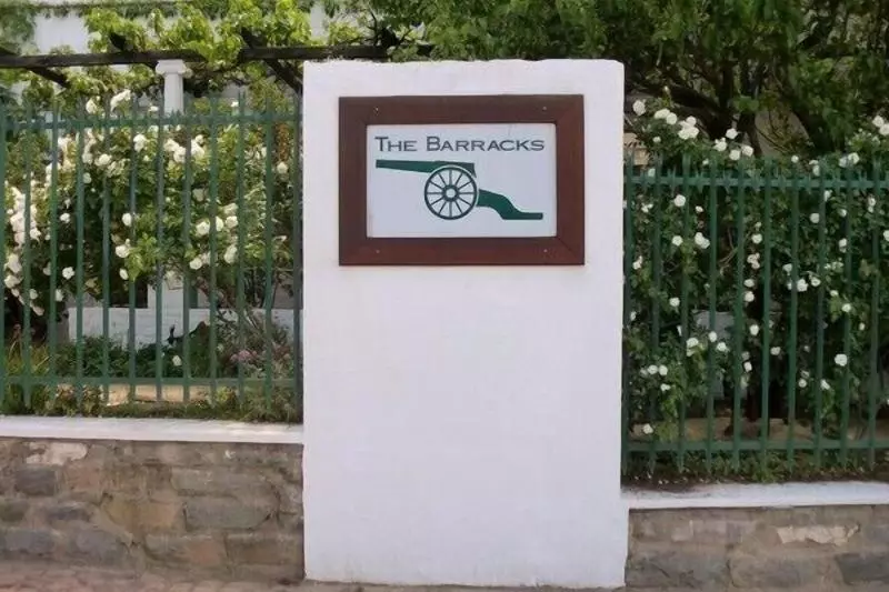 ペンション The Barracks