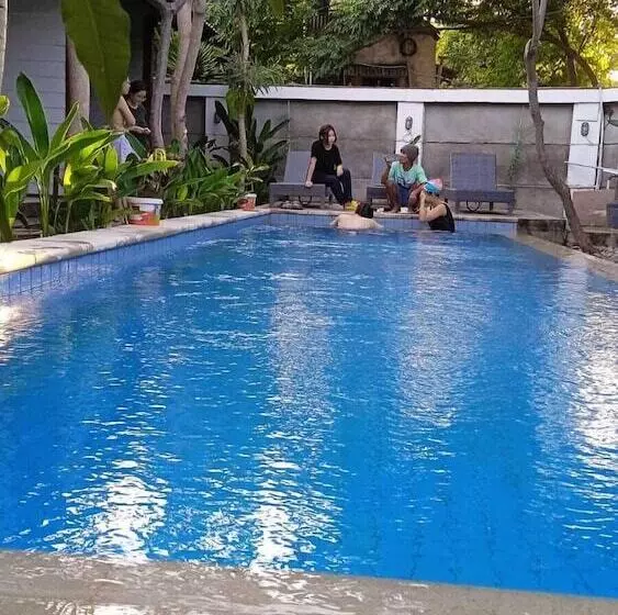 پانسیون Villa Phyphy