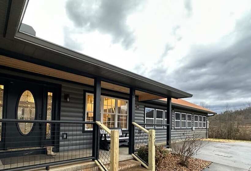 5 Bedrooms Pool Theater Arcade Firepit