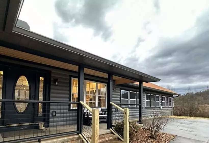 5 Bedrooms Pool Theater Arcade Firepit