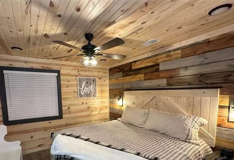 5 Bedrooms Pool Theater Arcade Firepit