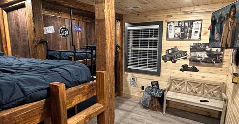 5 Bedrooms Pool Theater Arcade Firepit