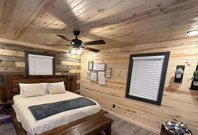 5 Bedrooms Pool Theater Arcade Firepit