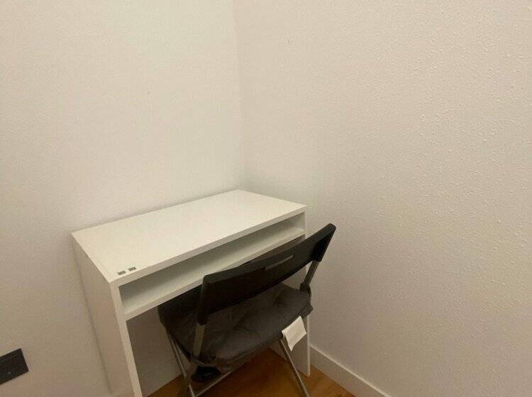 هاستل Room Grass