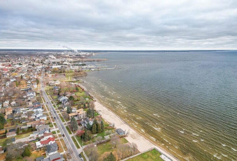 Alpena Home W/ Pool < 1 Mi To Lake Huron Beaches!