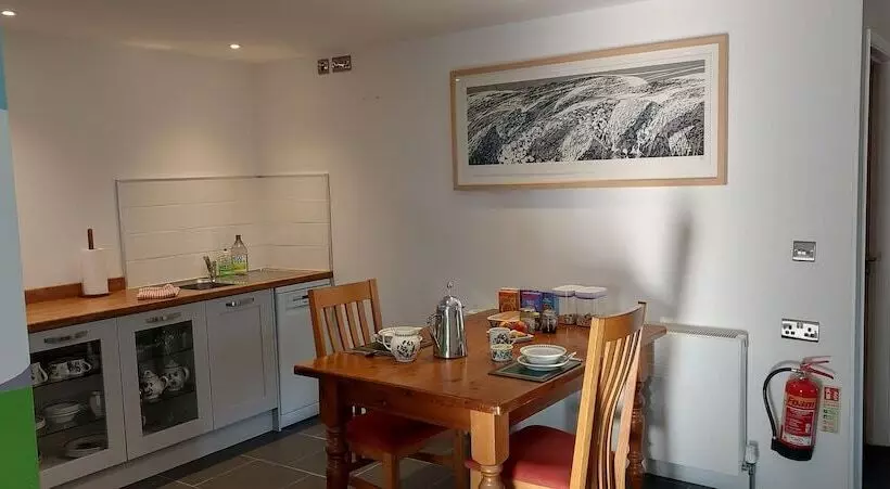 Bed and Breakfast Highfield House