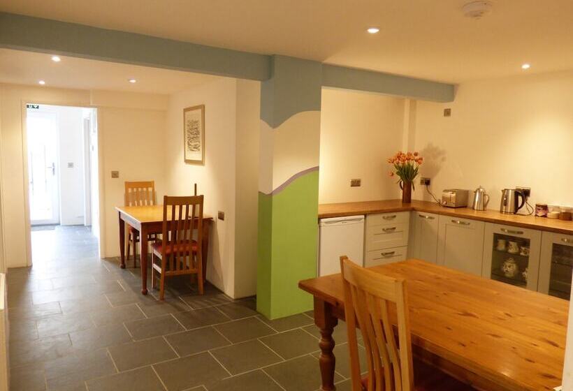 Bed and Breakfast Highfield House