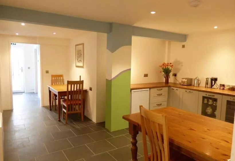Bed and Breakfast Highfield House
