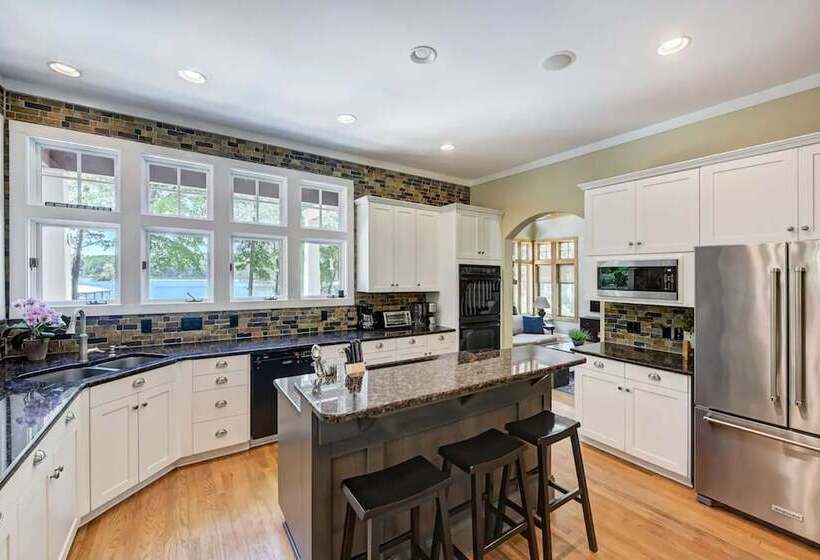 Boathouse Cove By Avantstay Pool + Swim Dock Hot Tub