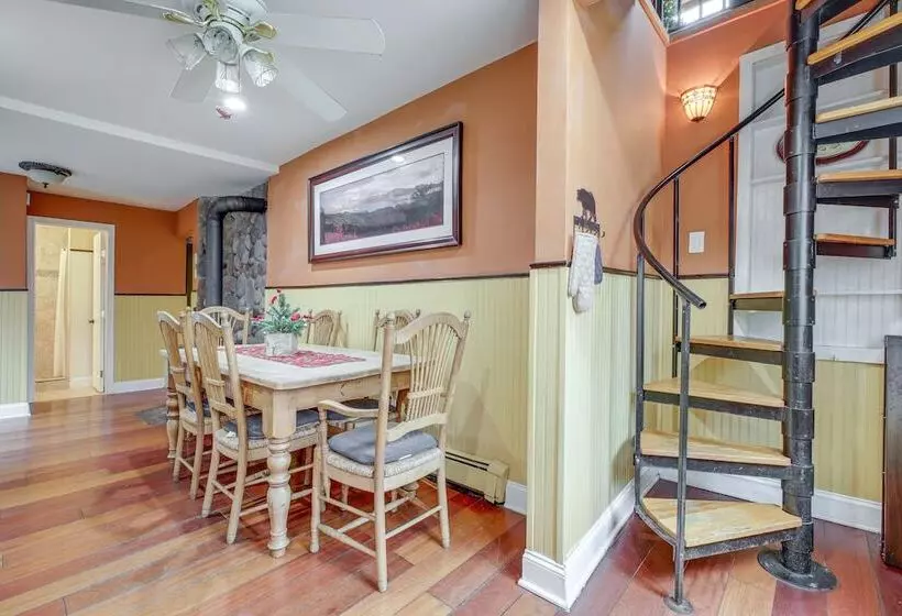 Bolton Landing Home W/ Hot Tub < 1 Mi To Lake!