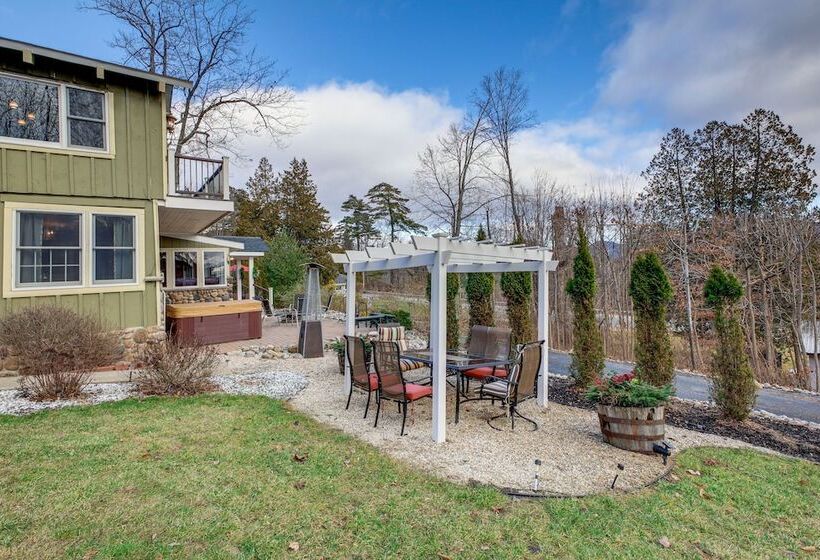 Bolton Landing Home W/ Hot Tub < 1 Mi To Lake!