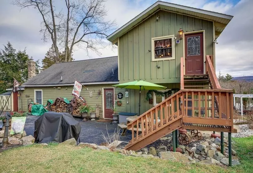 Bolton Landing Home W/ Hot Tub < 1 Mi To Lake!