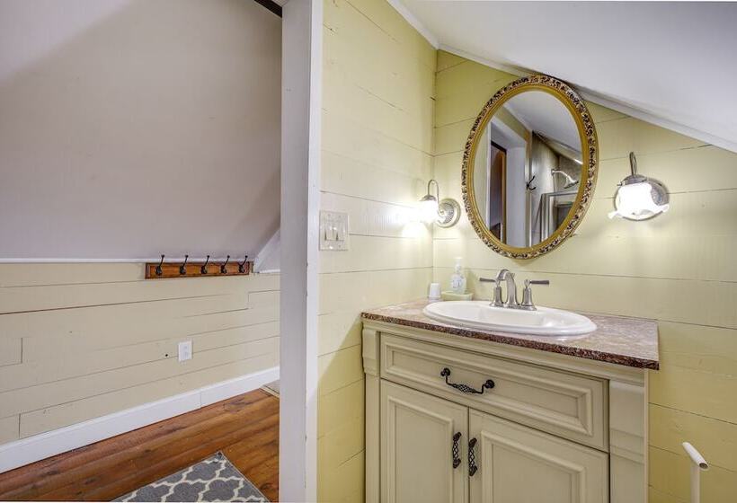 Bolton Landing Home W/ Hot Tub < 1 Mi To Lake!