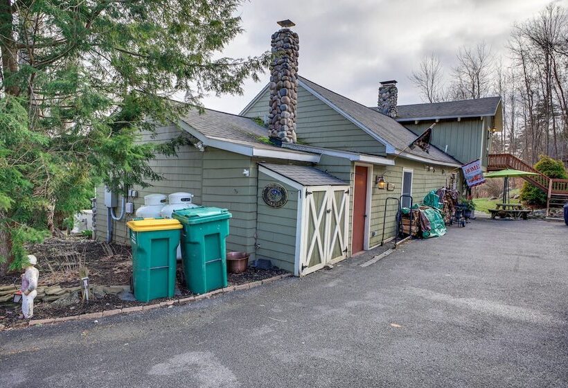 Bolton Landing Home W/ Hot Tub < 1 Mi To Lake!