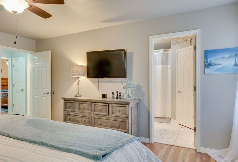 Chandler House W/ Fenced Backyard: Pets Welcome!